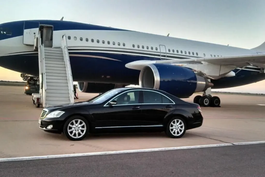 Airport Limo Waterloo Helps You Arrive On Time Every Time. (1)